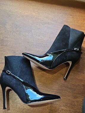 Nine West Black Pointed Patent & Suede Ankle Booties